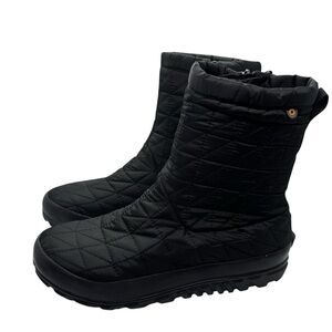 Bogs Women's Snowday II Mid Boots in black Size 8